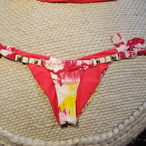 Beach Bunny Pink Tye Dye swimsuit - size M - Picture 8 of 13